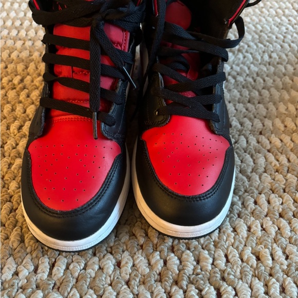 Boys Grade School Nike 1s - Picture 2 of 4